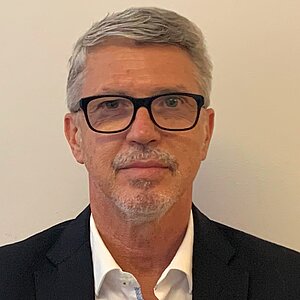 Prof. Dr. Carlos Robalo Cordeiro Prof. Dr. Carlos Robalo Cordeiro