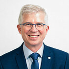 Andrew Ullmann